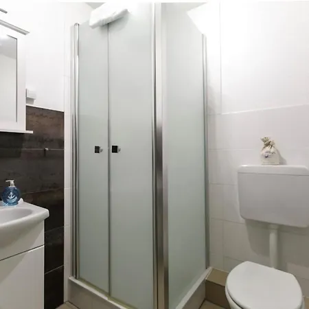Ferienwohnung B *